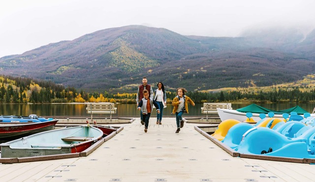 Pyramid Lake Lodge