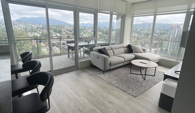Quality 2Bed/2Bath + Den with Parking