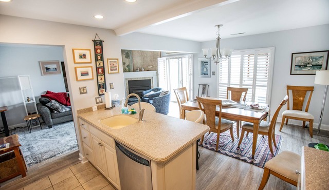 Quiet, comfortable, dog friendly 3 BR townhome; short dune walk to the beach.
