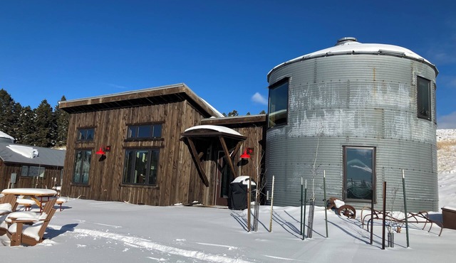 Refined Modern Alpine Silos Cabins on 1,500 acres/Private Mountain Retreat for 8