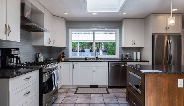 Serenity Poolside Retreat · Luxe Home w/Pool/HotTub/Games/PetsOK/Nr Lakes