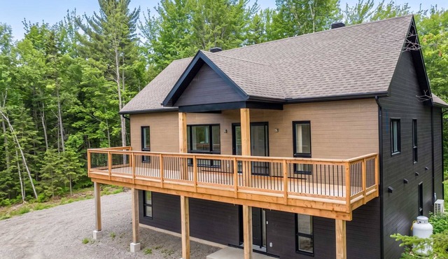 Spa, Pool Table & Comfort | Chalet le Barista