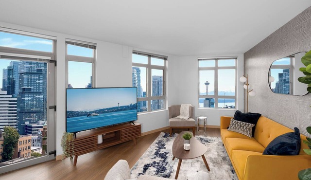Space Needle & Water View Suite + Rooftop BBQ & Firepit + Parking