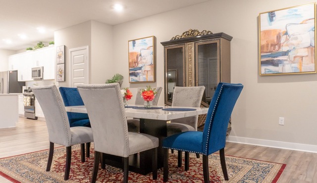 Spacious 3 Bed 2.5 bath Townhome with Pool Access!!