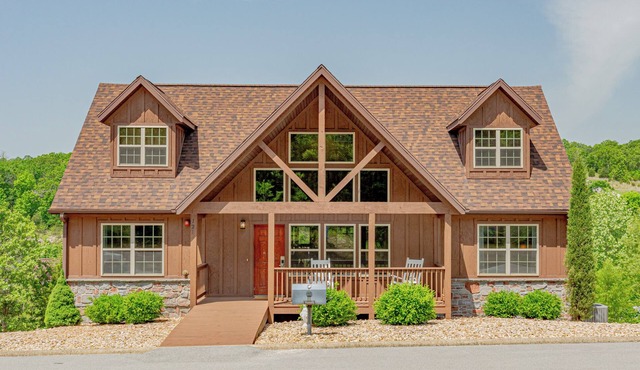 Spacious Branson Cabin Near Silver Dollar City Pool Lake Golf Sleeps 12