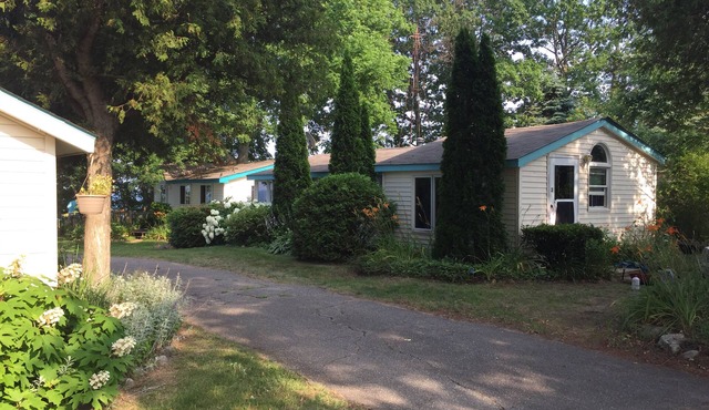Spacious Cottage Overlooking Lake Huron #2
