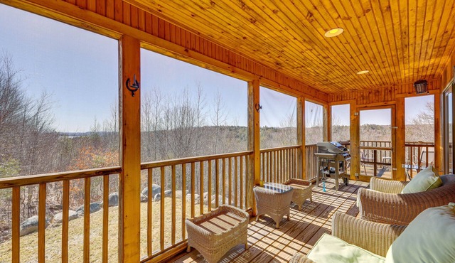 Spacious Harrison Cabin ~ 1 Mi to Long Lake!