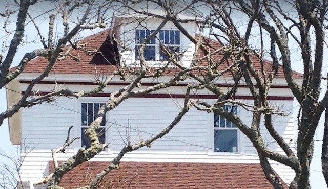 Spacious, Renovated Late Victorian, Close to Harbour and Beautiful Cockawit Bay