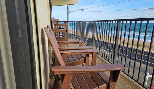 Stunning Oceanfront views! 2B/2B. Fall asleep to the sound of the waves. Oceans8 in Ormond Beach