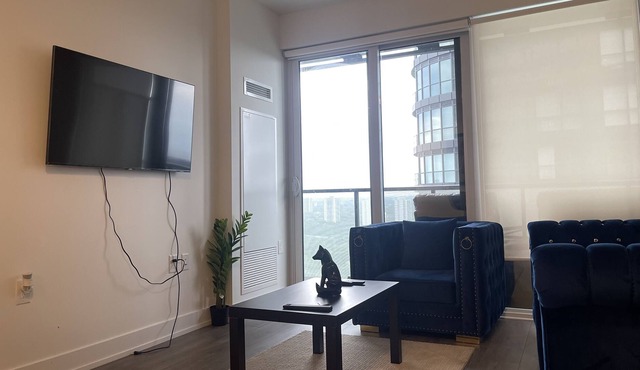 Stylish and centrally located condo -15 min from downtown