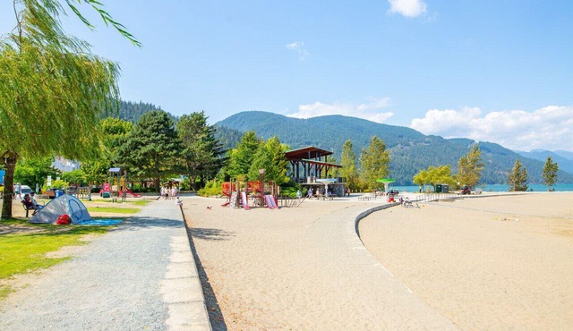 The Drift | Walkable to Beach & Village
