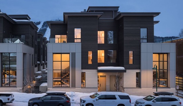 Three-Bedroom, Five-Floor Townhouse in the Heart Jackson