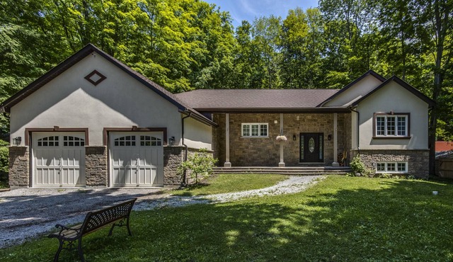 Tiny Beach large cottage with outdoor space, firepit & deck.