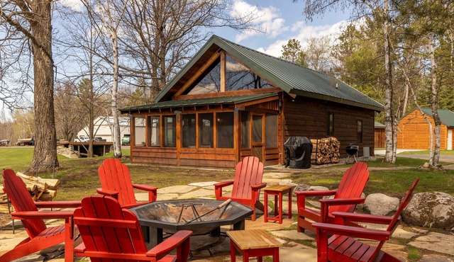 Unique Timber frame Cabin-lake access in Hackensack