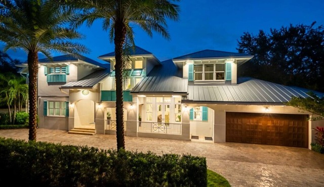 Upscale 2018 Elegant Mansion with Pool