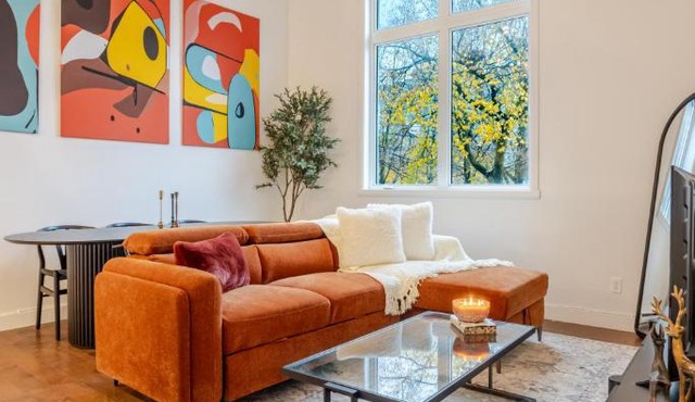 Urban Haven, Modern Comfort in Downtown MTL