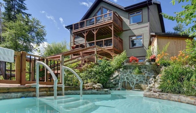 Waterfront private Beach 2 hot tubs Pool Sauna 21p.