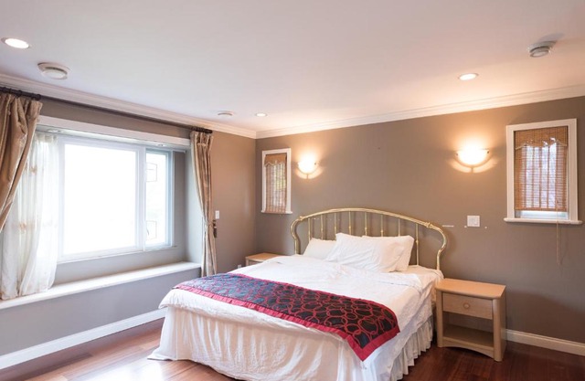 Park House - Master Bedroom with ensuite