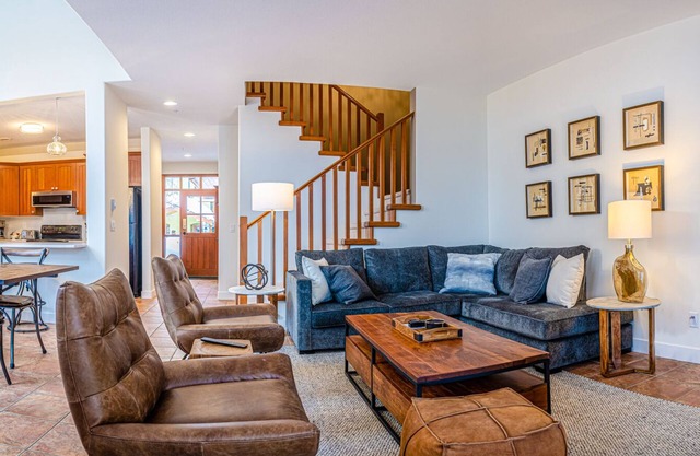Spacious multi level 4 bedroom + den townhouse with easy access to nearby runs and lift