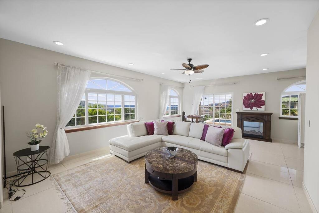 Photo of Livingroom in Kamehame Ridge